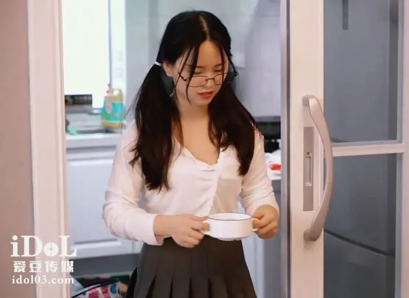 Bảo bối về quê ăn tết bị bố dượng địt vì càng lớn càng ngon